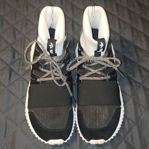 NEVER WORN Men's Adidas Tubular Doom 8.5